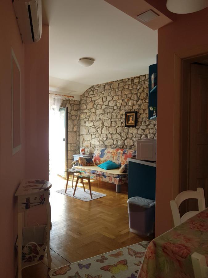 Apartment Tomecek Selce Exterior photo